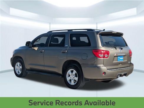 Used 2016 Toyota Sequoia SR5 w/ Premium Package RWD image 4