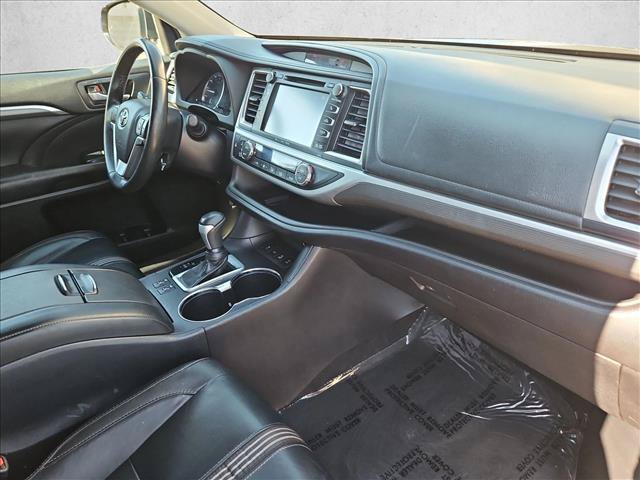 Used 2018 Toyota Highlander SE AWD/4WD image 21