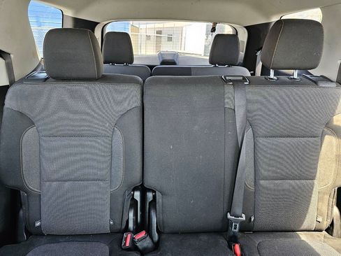 Used 2019 Chevrolet Traverse LS FWD image 21