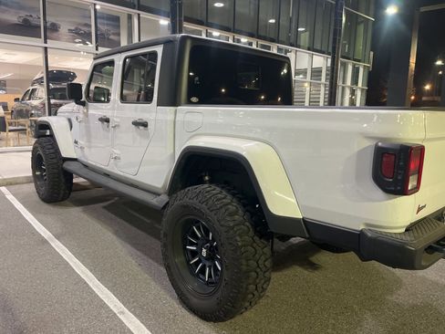 Used 2022 Jeep Gladiator Sport image 5