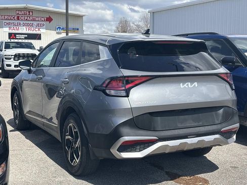 Used 2023 Kia Sportage LX image 5