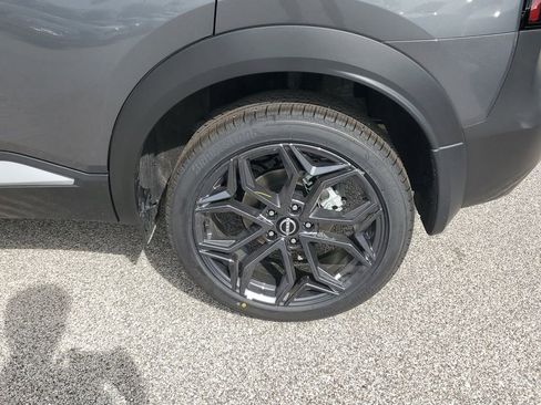 New 2026 Nissan Kicks SR image 3