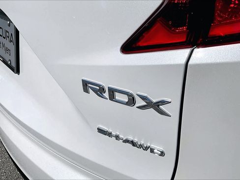 Certified 2025 Acura RDX SH-AWD image 10