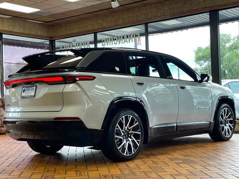 Used 2025 Jeep Wagoneer S Limited image 14