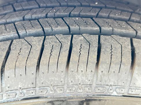 Used 2023 Chrysler Pacifica Touring-L FWD image 30