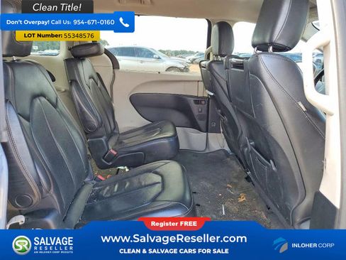 Used 2017 Chrysler Pacifica Touring-L Plus FWD image 15
