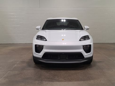 New 2026 Porsche Macan 4 Electric AWD/4WD image 10