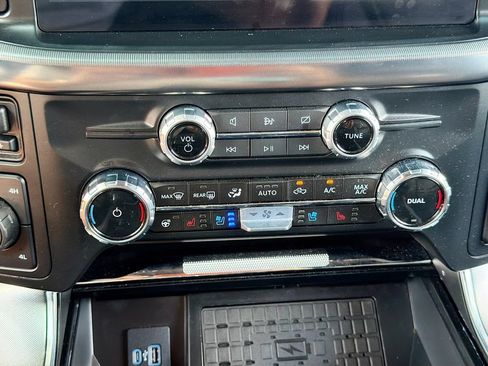 Used 2024 Ford F150 Platinum w/ Equipment Group 702A High AWD/4WD image 17
