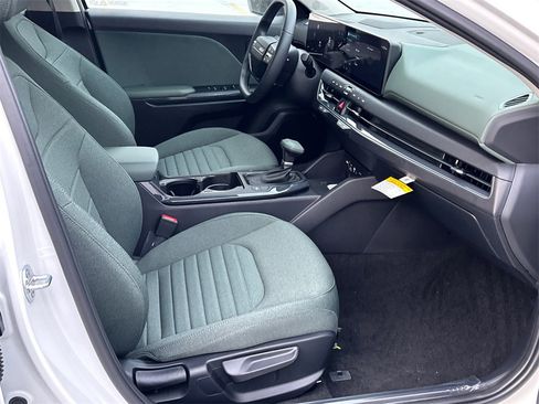 New 2025 Kia K4 EX image 9