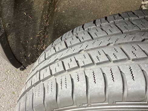 Used 2019 GMC Acadia SLE w/ Driver Alert Package I image 7