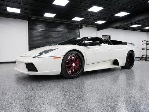 Used 2006 Lamborghini Murcielago Coupe image 2