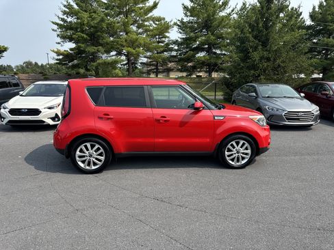 Used 2017 Kia Soul + w/ Audio Package FWD image 33