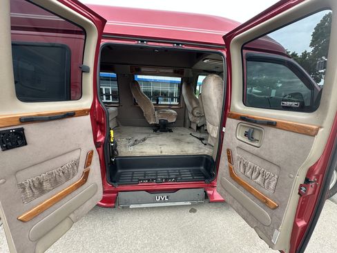 Used 1998 Chevrolet Express 1500 RWD image 23
