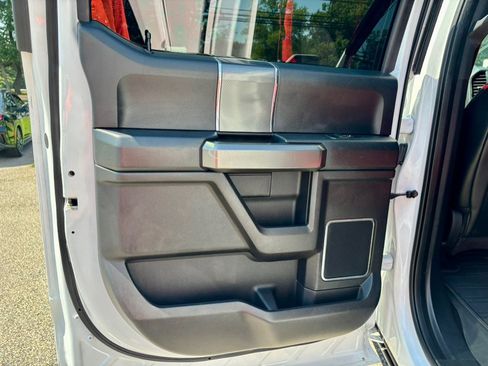 Used 2017 Ford F150 Lariat w/ Equipment Group 502A Luxury AWD/4WD image 18
