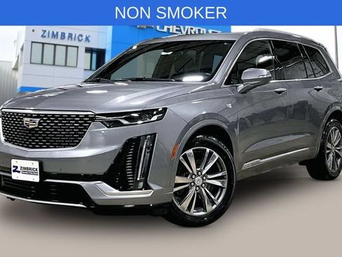 Used 2021 Cadillac XT6 Premium Luxury FWD image 3