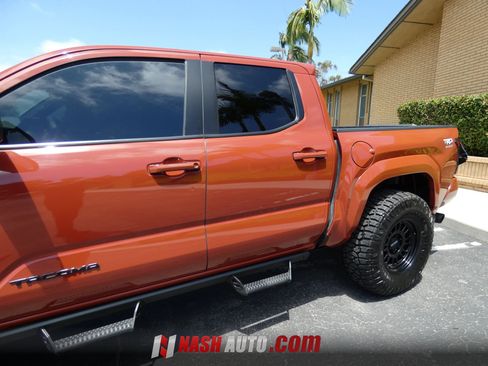 Used 2025 Toyota Tacoma TRD Sport w/ TRD Sport Premium Package AWD/4WD image 13