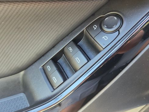 Used 2026 Chevrolet Equinox LT FWD image 36