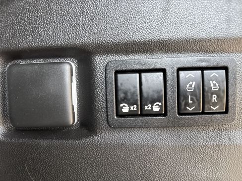 Used 2021 GMC Yukon Denali AWD/4WD image 39