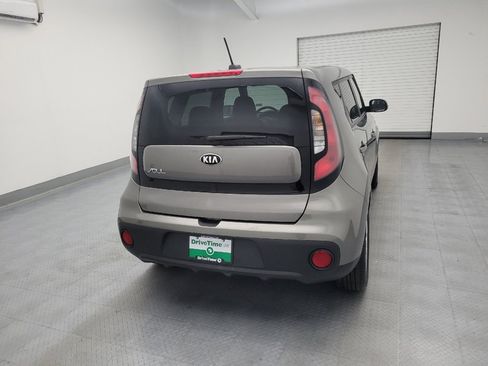 Used 2018 Kia Soul FWD image 7