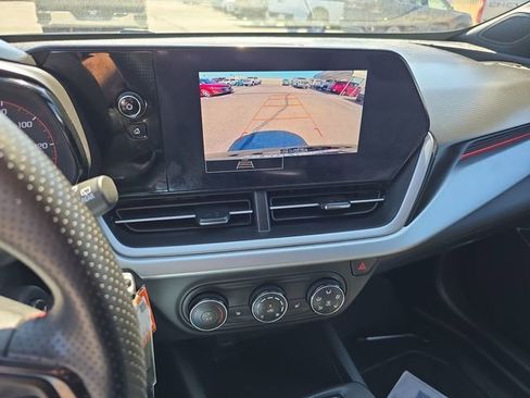 Used 2024 Chevrolet Trax RS FWD image 14