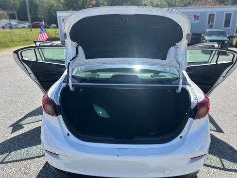 Used 2015 MAZDA MAZDA3 i Grand Touring image 25