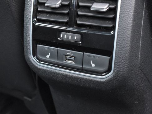 Used 2017 Volkswagen Passat 1.8T SE FWD image 16
