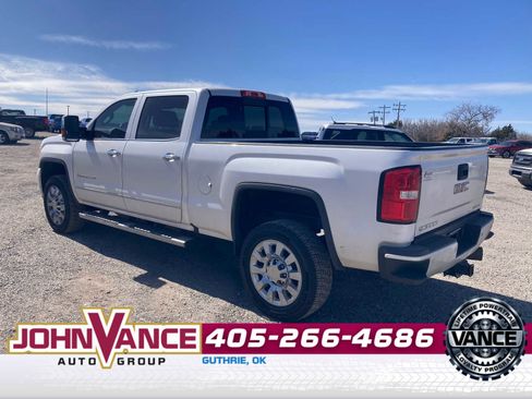 Used 2019 GMC Sierra 2500 Denali w/ Duramax Plus Package image 5