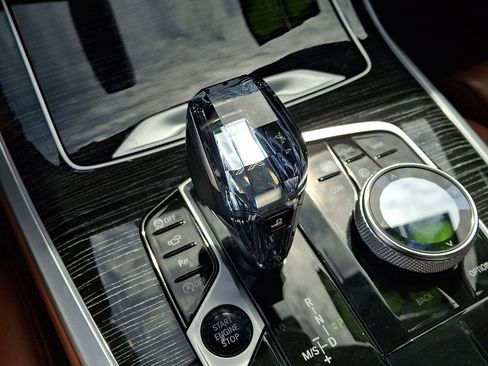 Used 2022 BMW X7 M50i image 15