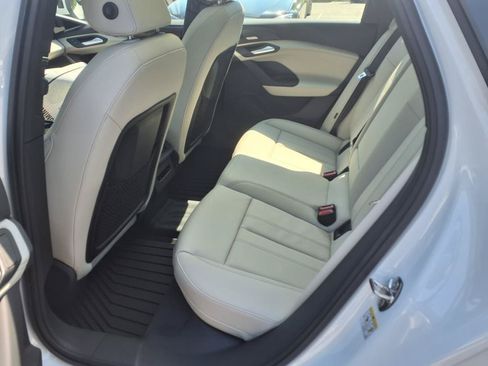 Used 2025 Audi A6 e-tron Premium Plus RWD image 8