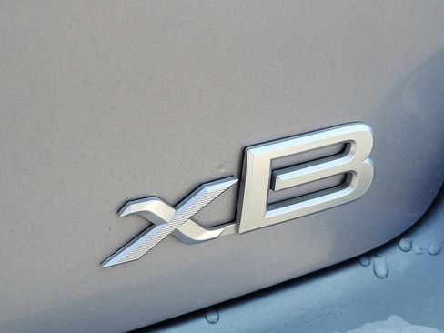 Used 2011 Scion xB FWD image 9