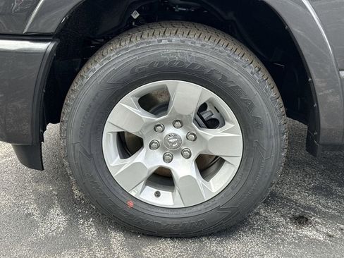 New 2026 RAM 1500 4x4 Crew Cab image 10