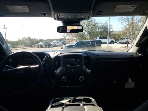 Used 2025 Chevrolet Silverado 2500 Custom w/ Custom Value Package image 23