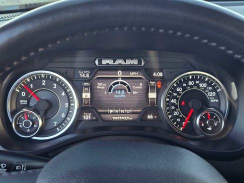 Used 2024 RAM 1500 Laramie image 26