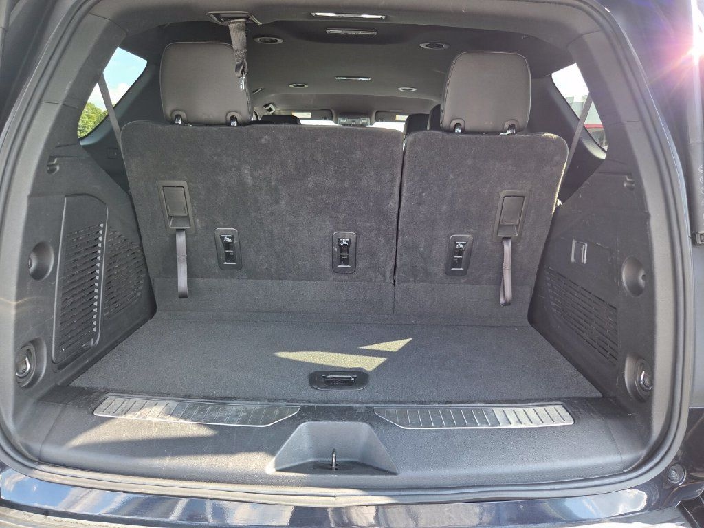 Used 2025 Chevrolet Tahoe Z71 AWD/4WD image 11