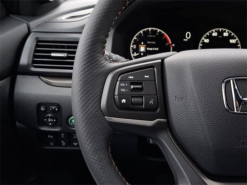 Certified 2025 Honda Ridgeline TrailSport image 22