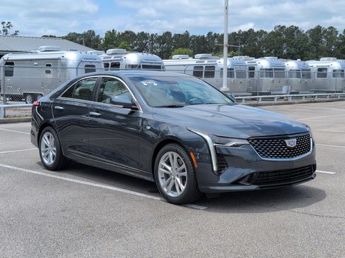 Used 2020 Cadillac XT4 Premium Luxury FWD image 8