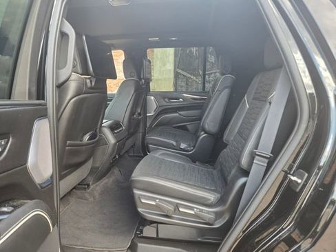 Used 2023 Cadillac Escalade Sport Platinum w/ LPO, ONYX Package image 13