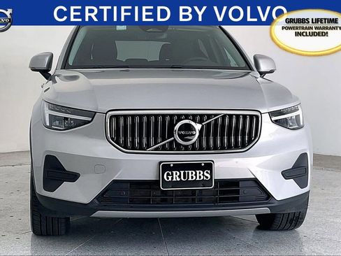 Used 2025 Volvo XC40 B5 Core image 6