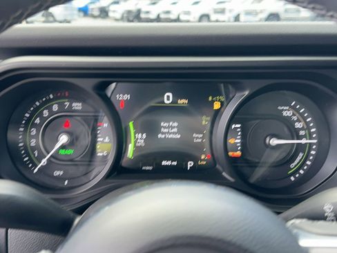 Used 2025 Jeep Wrangler Sahara 4xe image 13