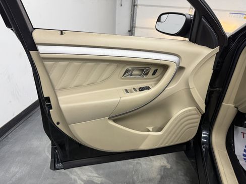 Used 2015 Ford Taurus SEL w/ Equipment Group 201A image 10