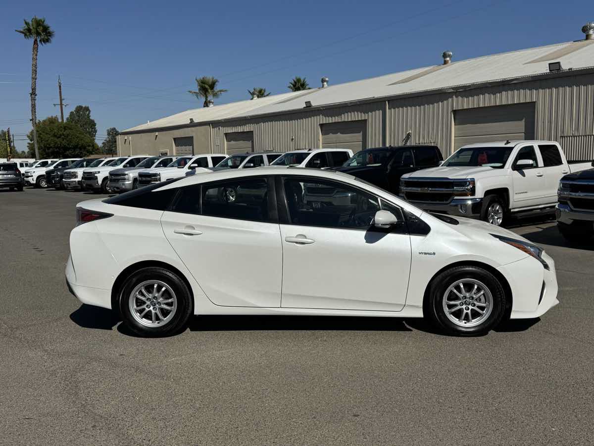 Used 2017 Toyota Prius Four w/ Advanced Technology Package FWD image 10
