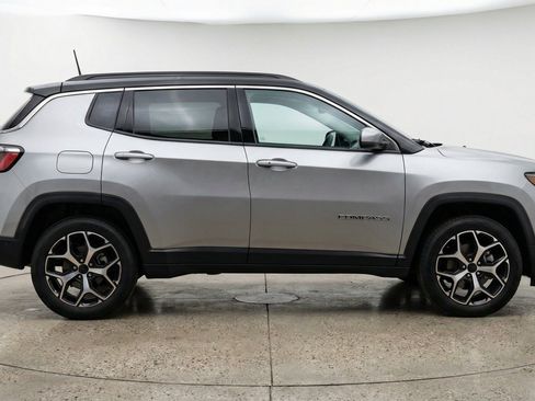 Used 2025 Jeep Compass Limited AWD/4WD image 11