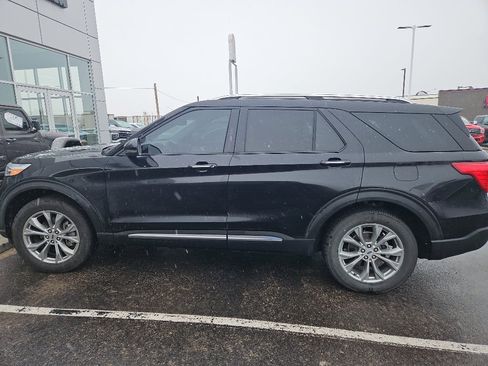 Used 2021 Ford Explorer Limited w/ Equipment Group 301A image 2