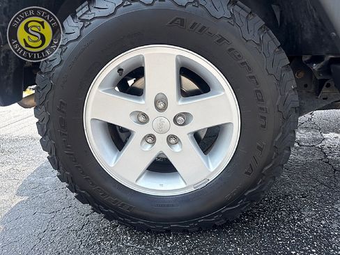 Used 2018 Jeep Wrangler Unlimited Sport S AWD/4WD image 8