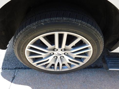 Used 2023 Ford Expedition Limited image 8