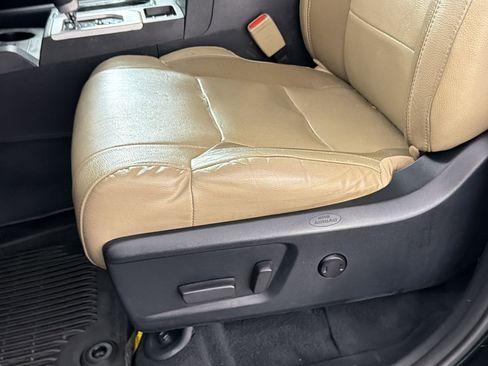 Used 2018 Toyota Tundra Limited w/ Limited Premium Package AWD/4WD image 14
