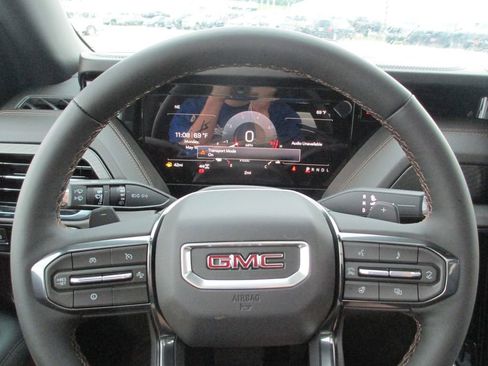 New 2026 GMC Yukon XL AT4 AWD/4WD image 18