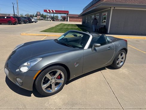 Used 2006 Pontiac Solstice Convertible w/ Premium Package RWD image 12