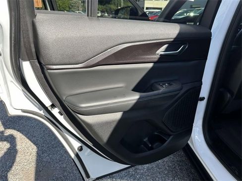 Certified 2023 Jeep Grand Cherokee Altitude image 17