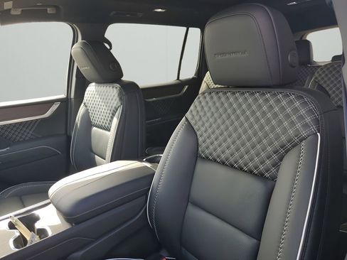 New 2026 GMC Acadia Denali w/ Super Cruise Package image 31